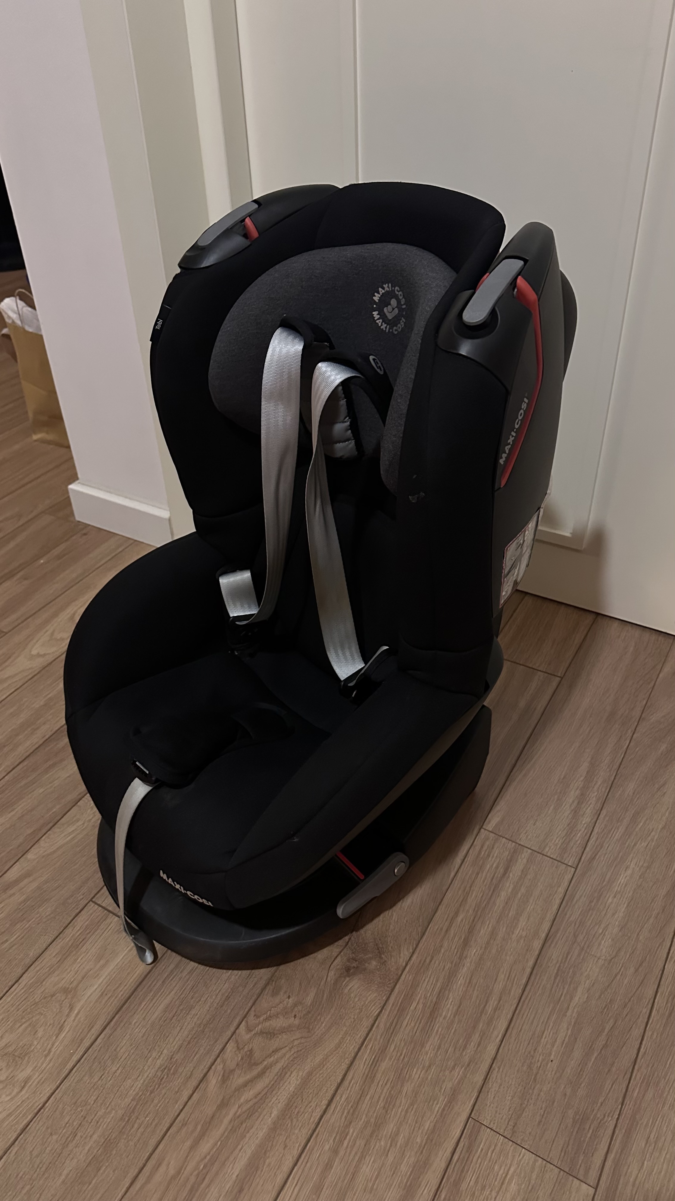 Детское автокресло Maxi-Cosi Tobi (9–18 кг)