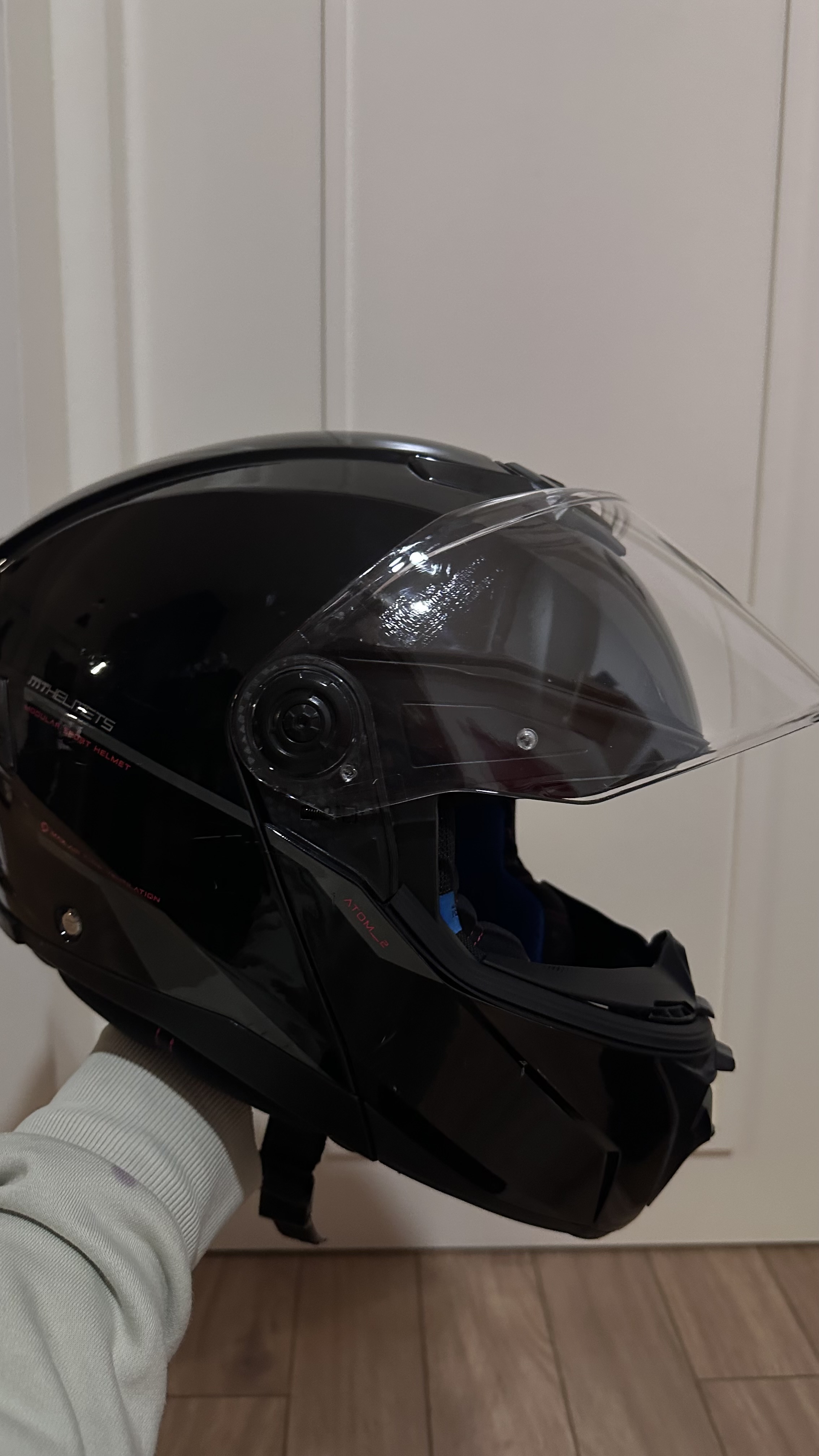 Мотошлем-модуляр MT Helmets Atom 2 (Размер XL, ECE 22.06)