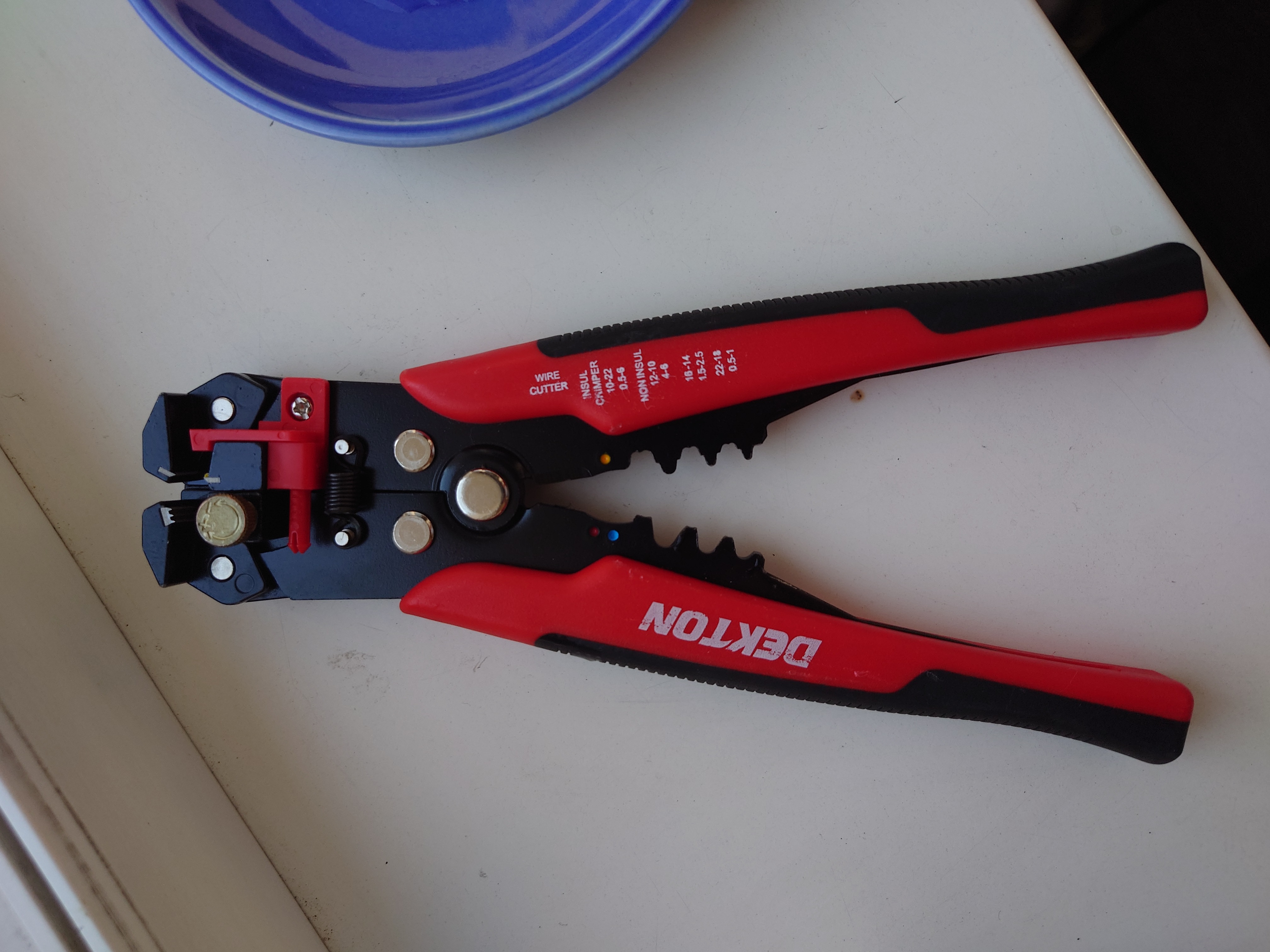 Dekton Automatic Wire Stripper and Crimper