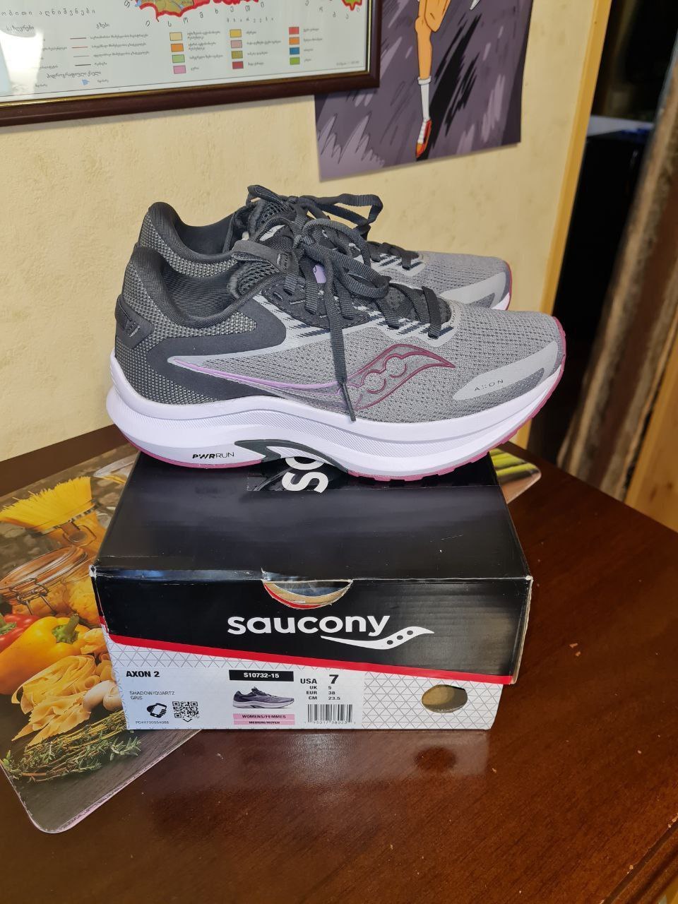 Saucony Axon 2 - Brand New. Size US 7