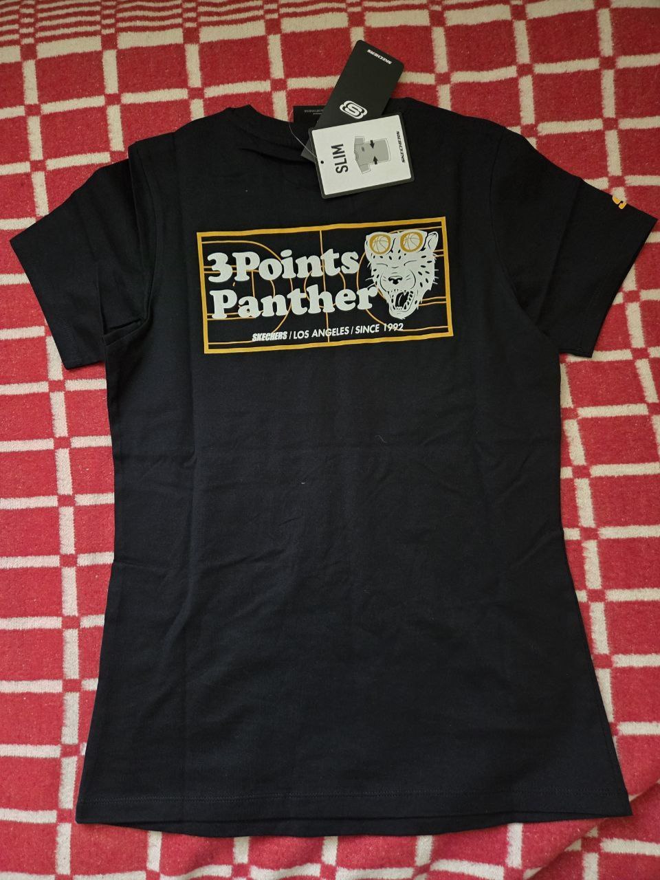 Skechers T-Shirt - Brand New. Size S