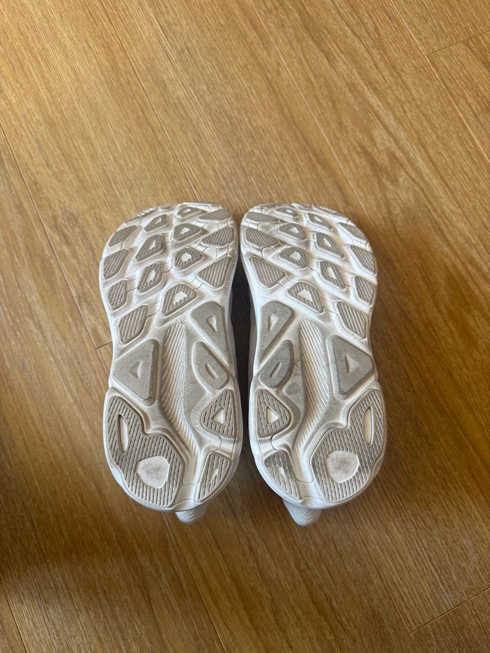Hoka Clifton 9 US 8.5D