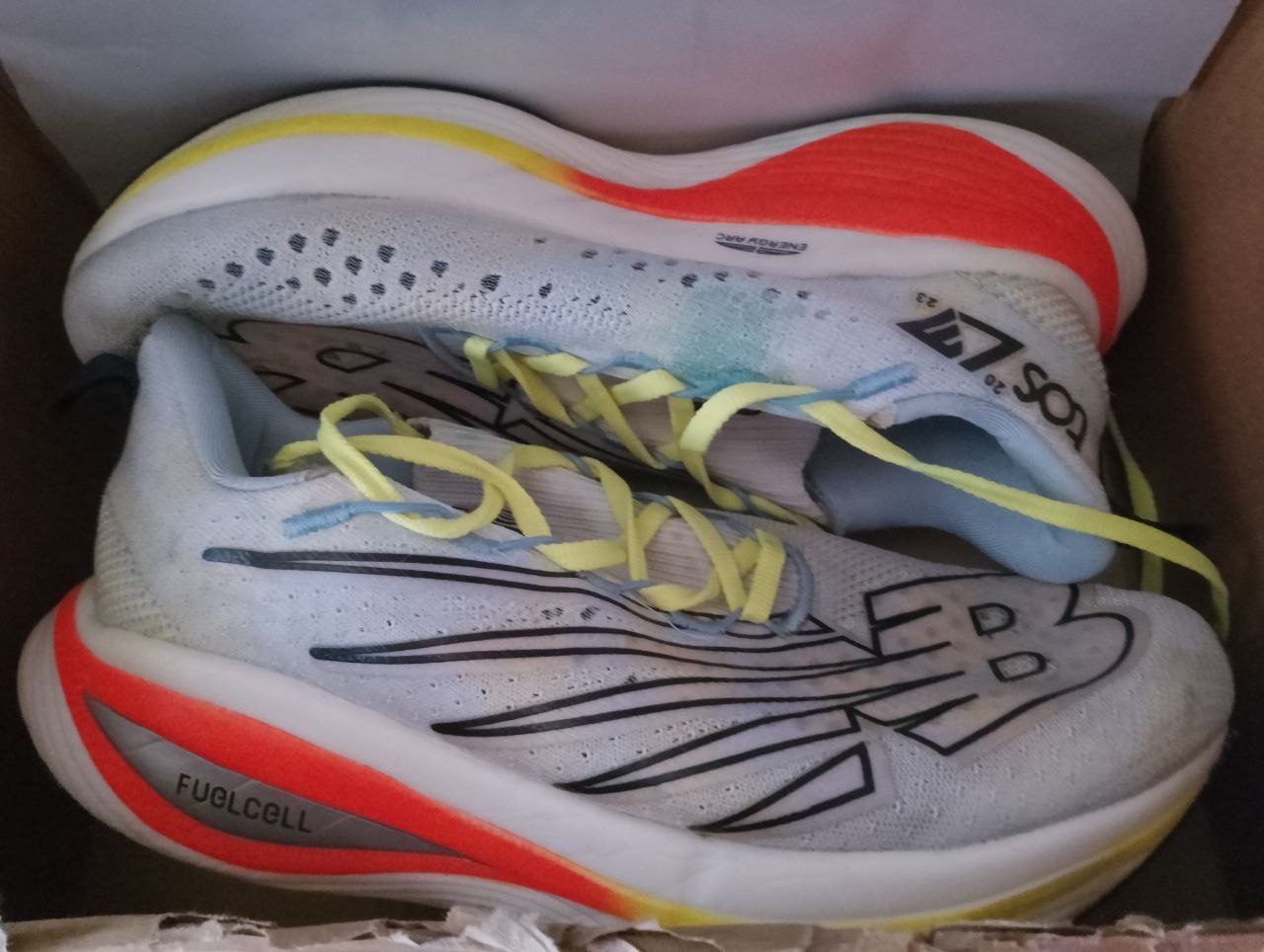 New Balance Fuelcell SC Elite V3 41.5/26cm