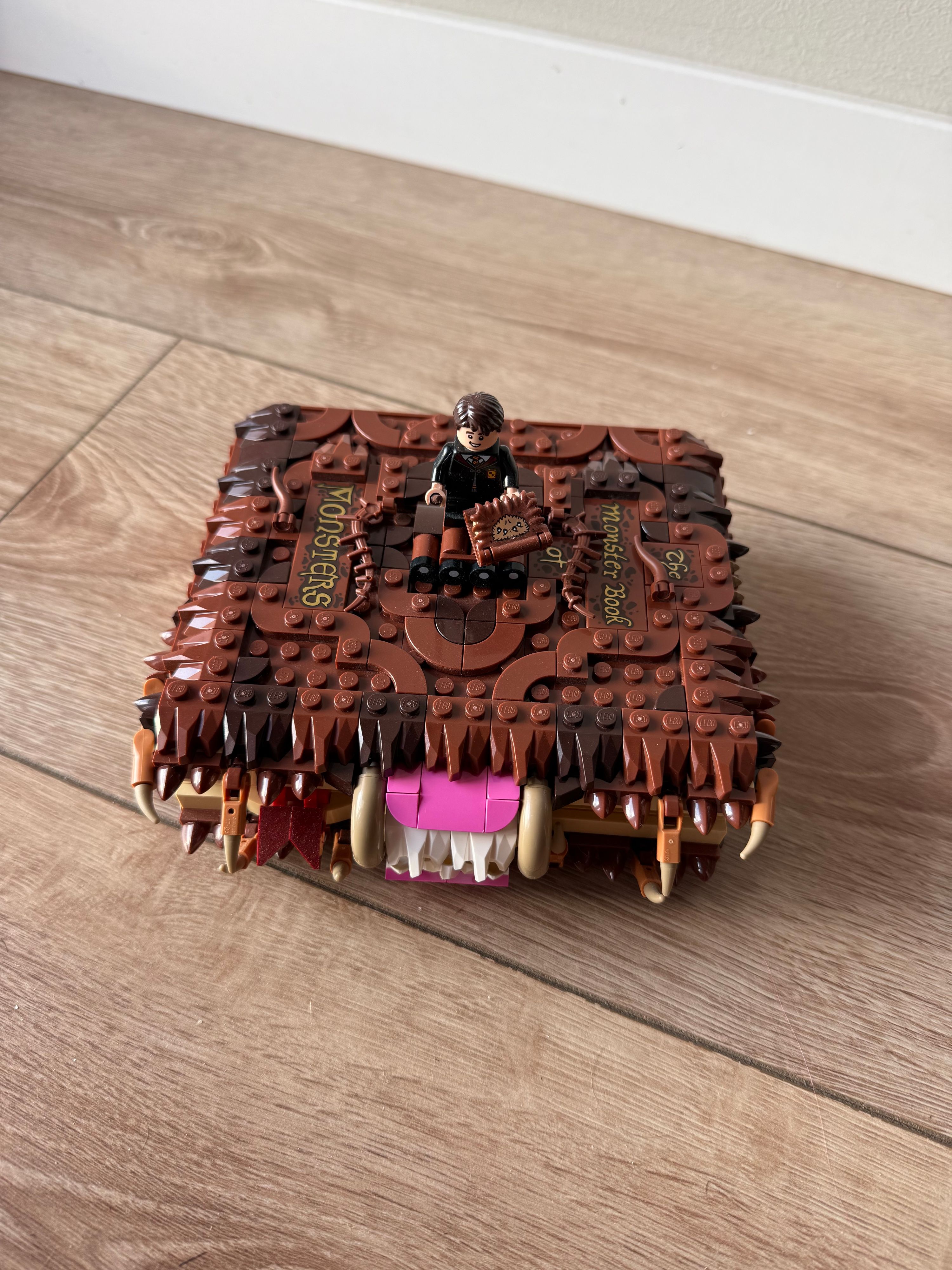 LEGO Harry Potter Collection – Sorting Hat 76429 + Monster Book 76449