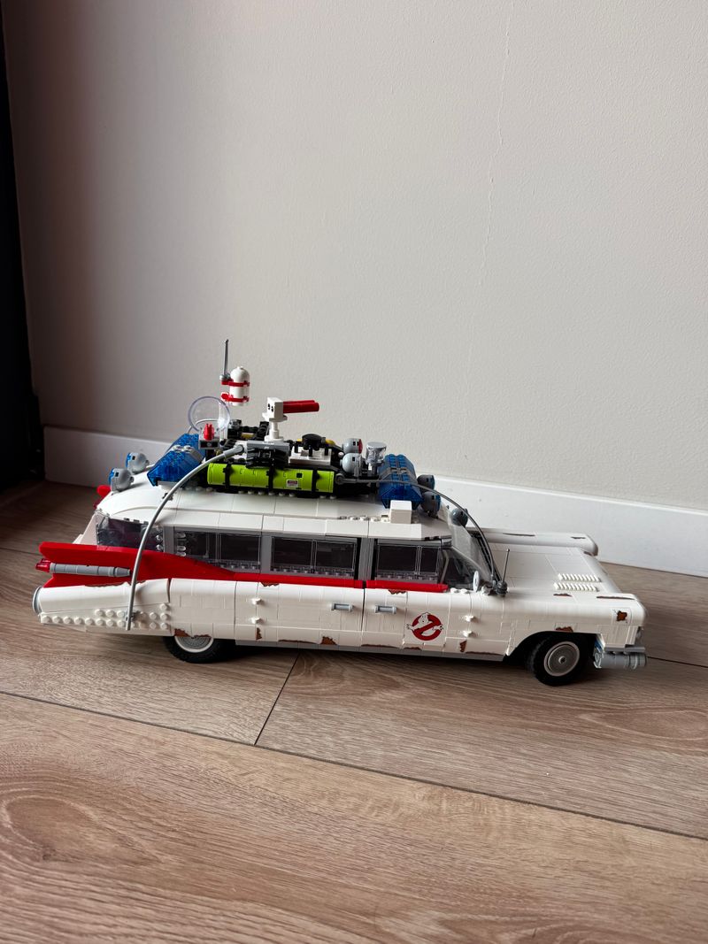 LEGO Icons Ghostbusters ECTO-1 10274 (Охотники за привидениями)