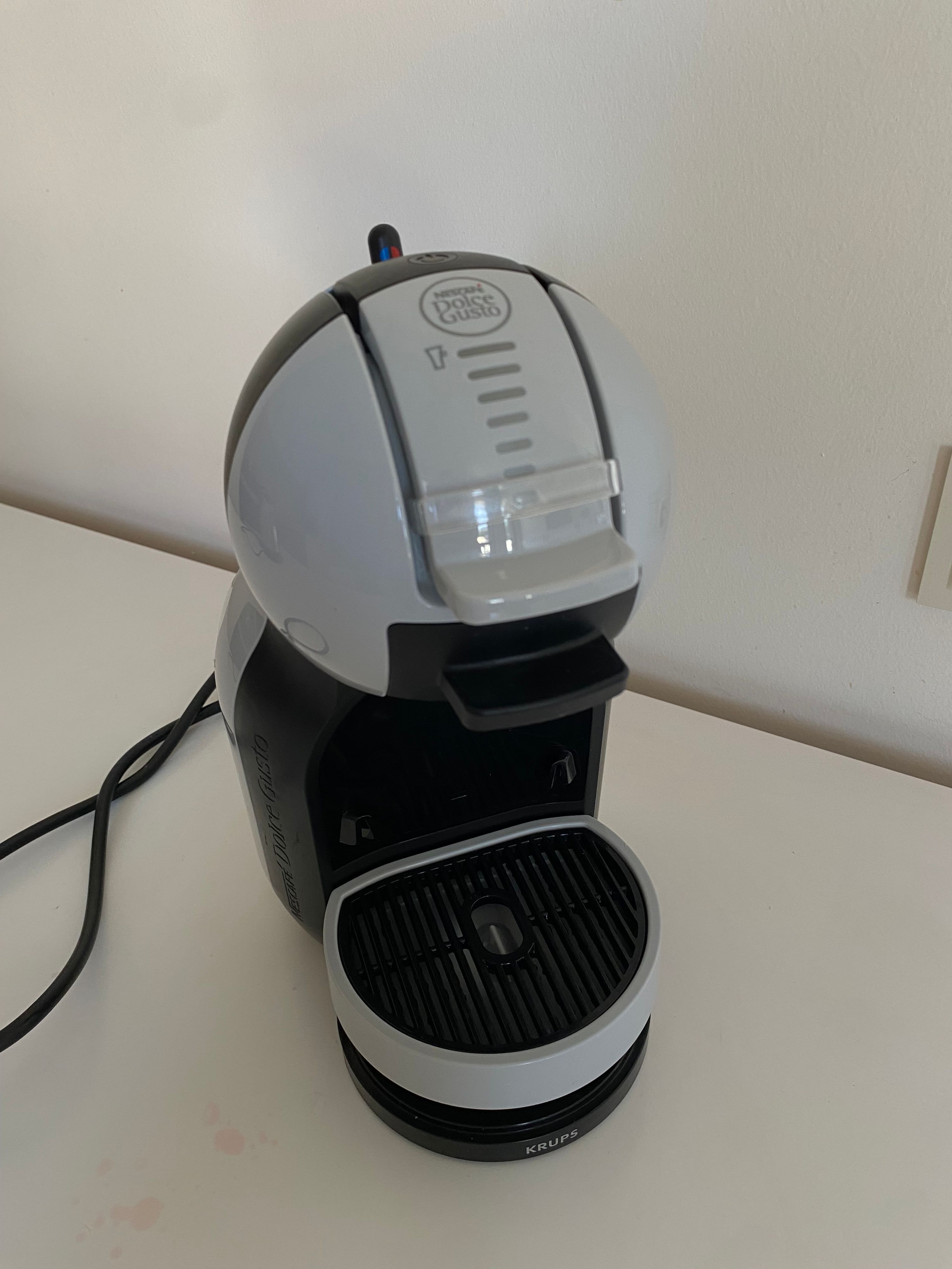 Coffee machine by Dolce Gusto