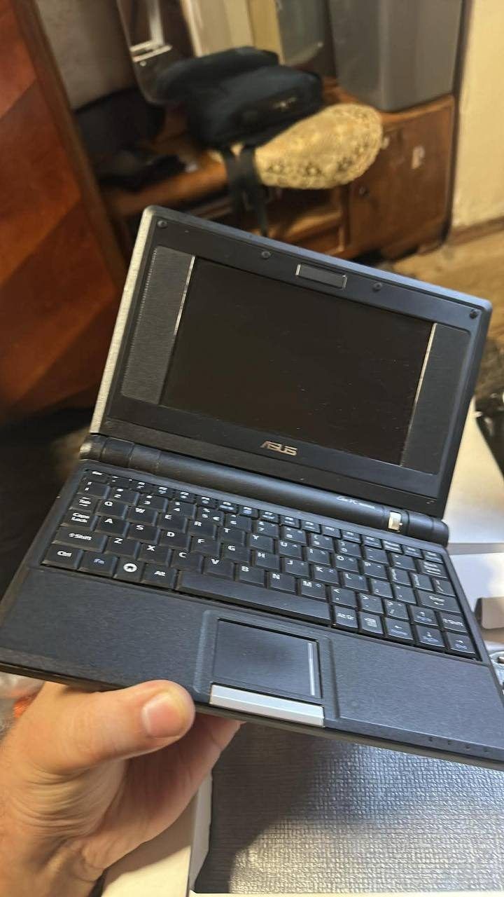Ноутбук Asus Eee PC 2G Surf, 512 мб