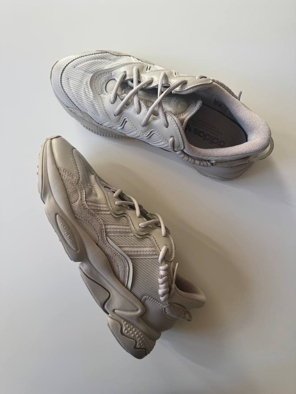 Кроссовки Adidas Ozweego, размер 42