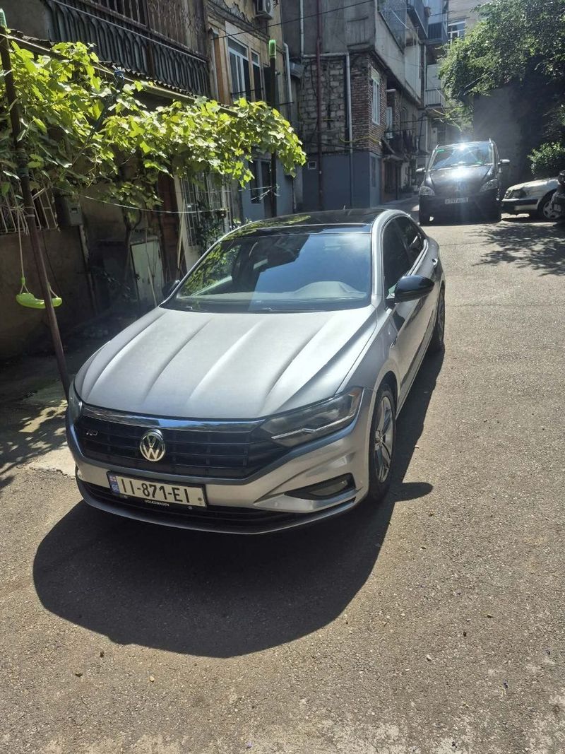 Автомобиль Volkswagen R-Line, 2020
