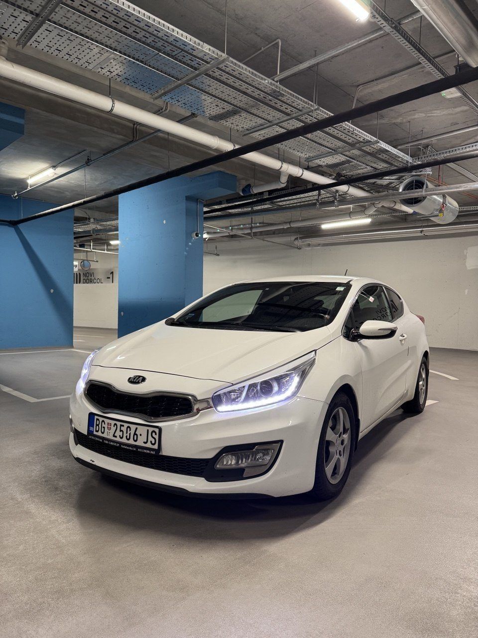 Автомобиль KIA CEE’D, 2014 год