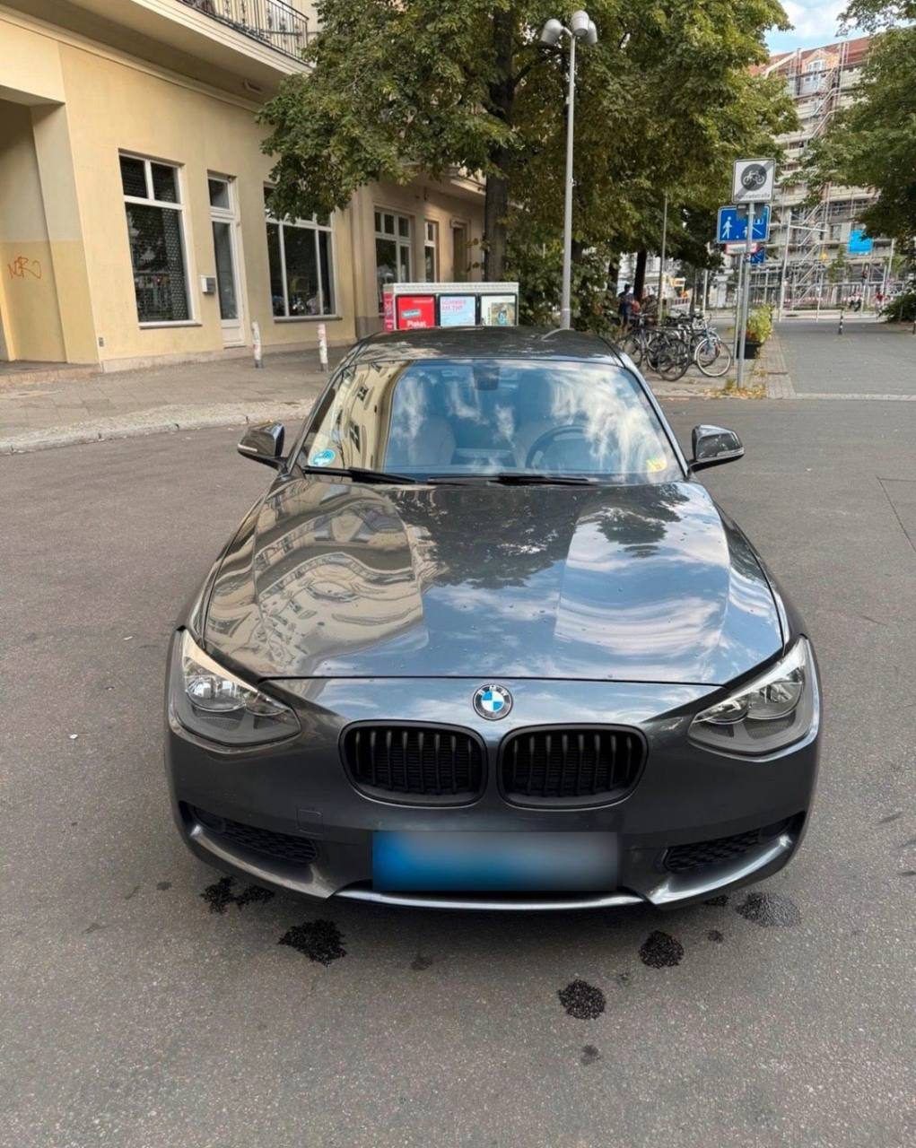 Автомобиль BMW 116i, F20