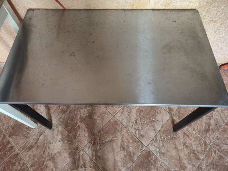 Железный стол, 60×105×50 см
