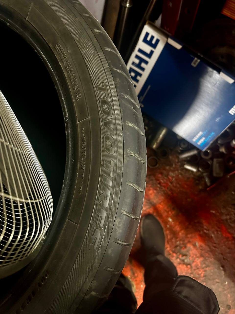 Комплект шин, 235/50 R20