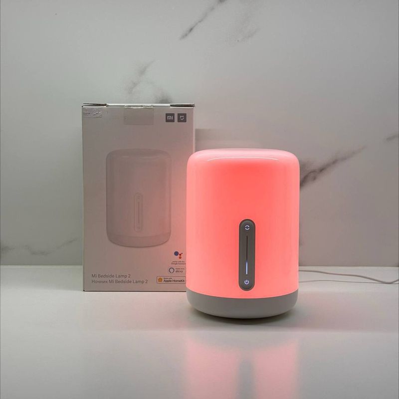 Умная лампа Xiaomi Mi Bedside Lamp 2