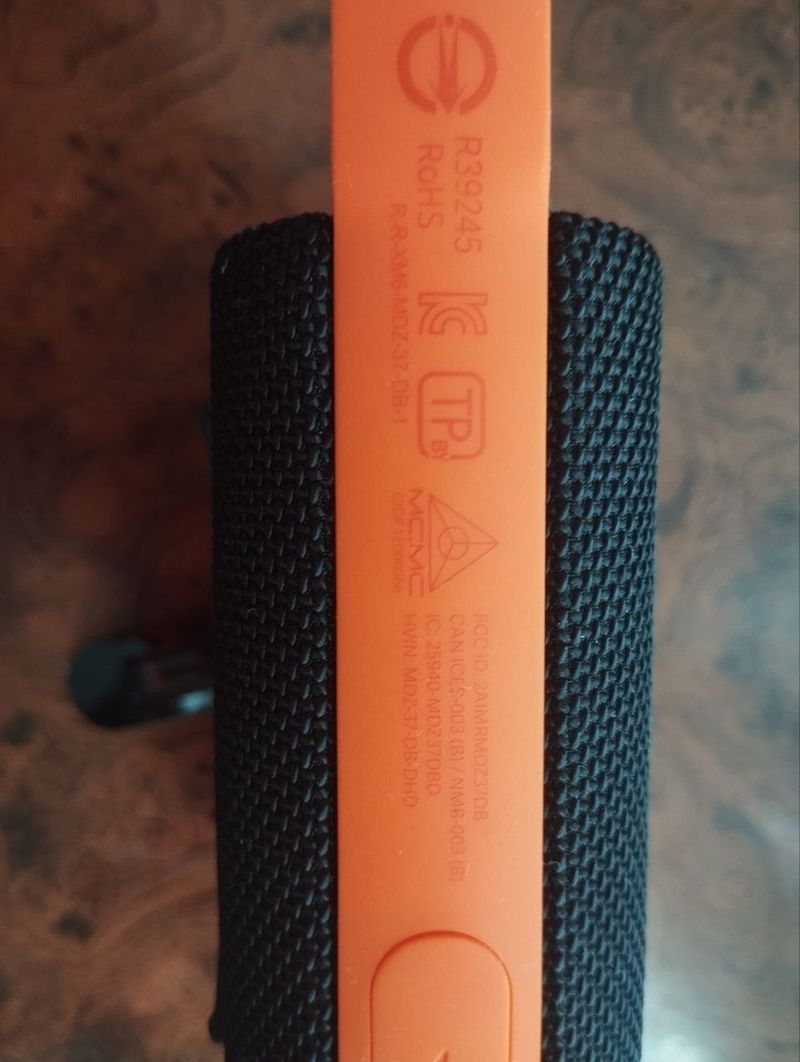 Портативная колонка Xiaomi Portable Bluetooth Sound Pocket (MDZ-37-DB)