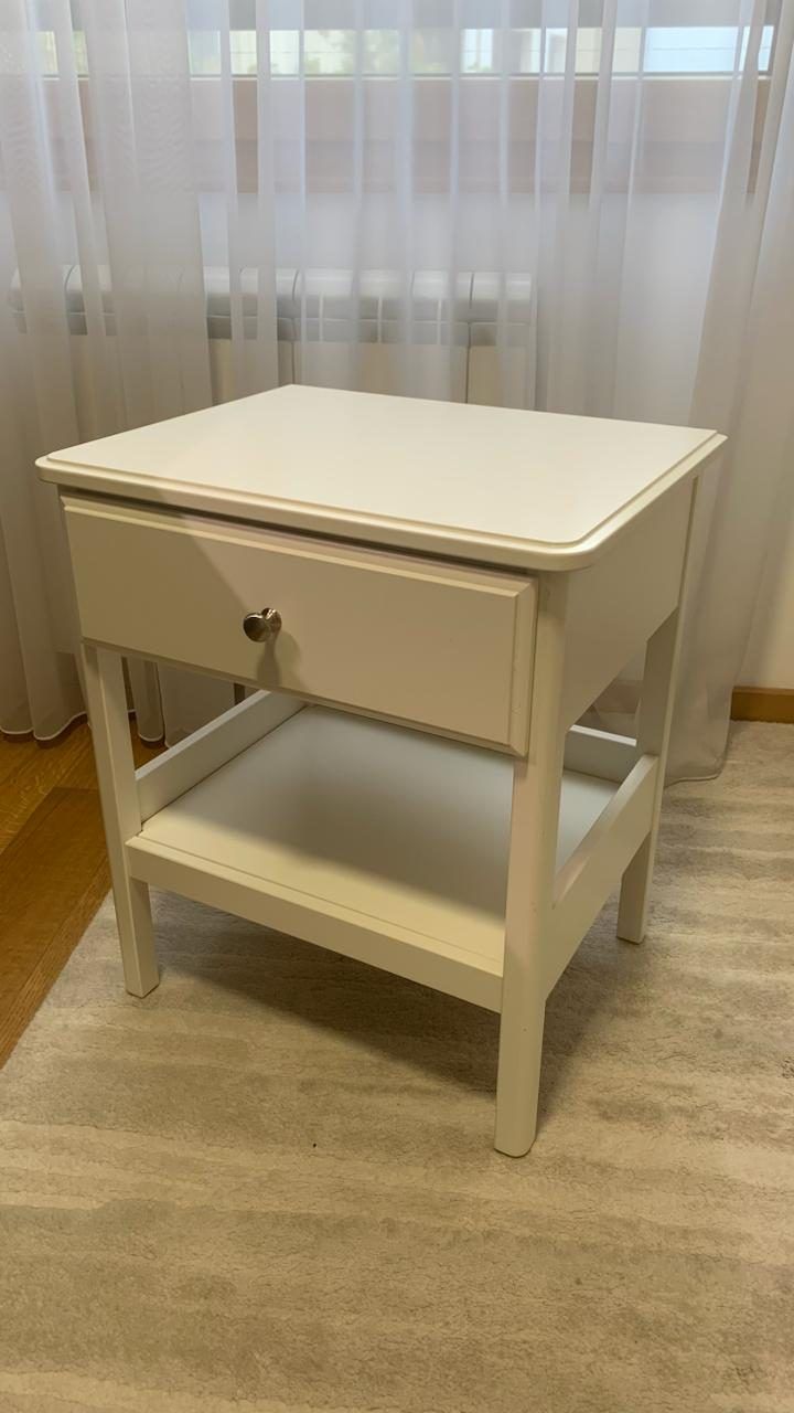Прикроватный столик IKEA Tyssedal