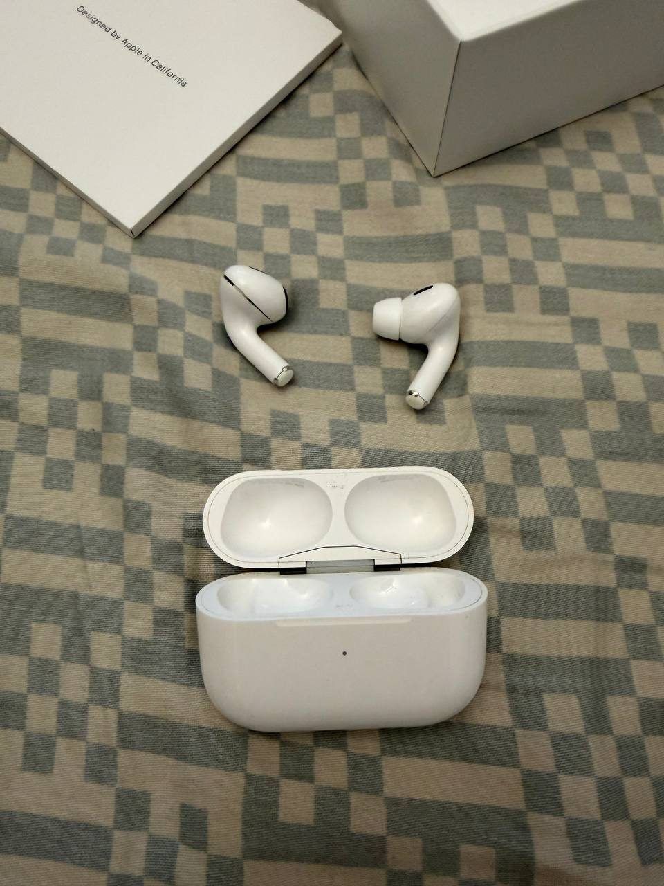 Наушники Apple Airpods pro 2, lightning