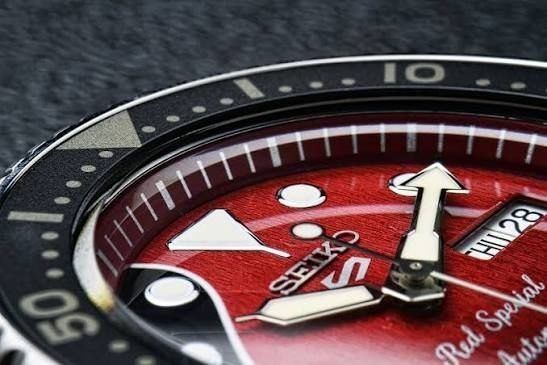 Часы Seiko BRIAN MAY RED SPECIAL Limited Edition
