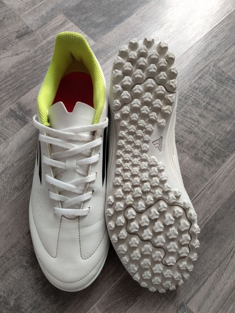 Футбольные бутсы Adidas Deportivo III TF, размер 42⅔