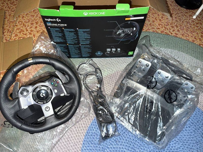 Руль с педалями Logitech G920
