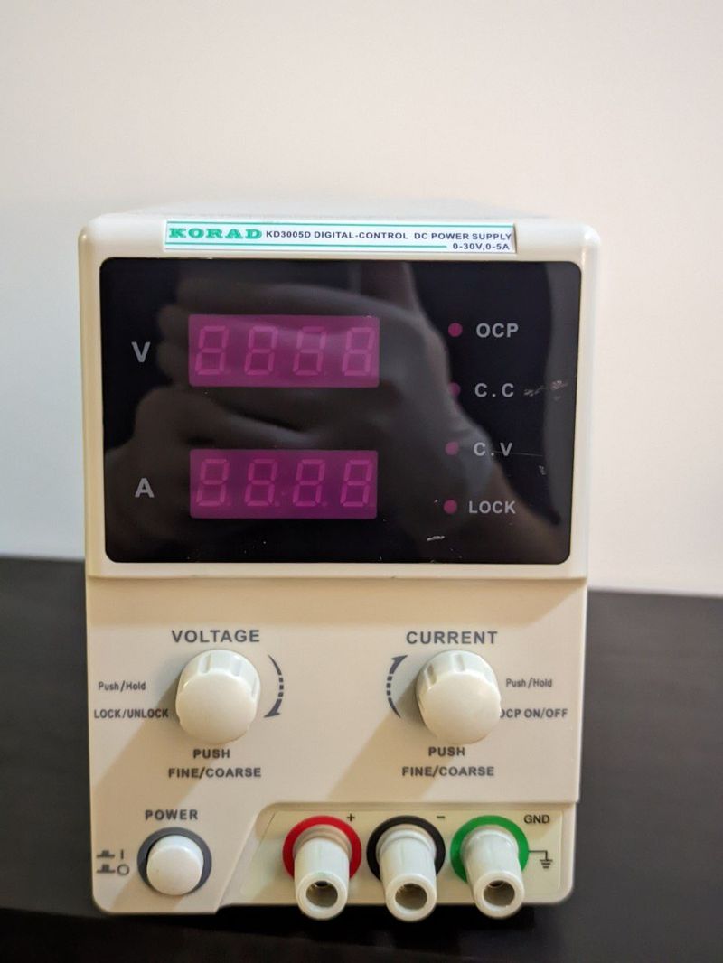 Лабораторный блок питания Korad KD3005D, 30V 5A 150W