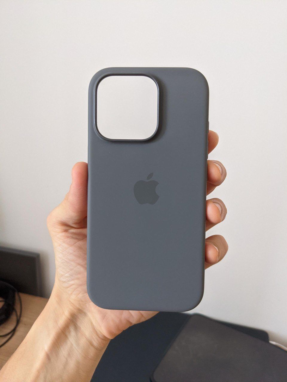 Чехол Apple iPhone 16 Pro Silicone Case w/Magsafe, Stone Gray