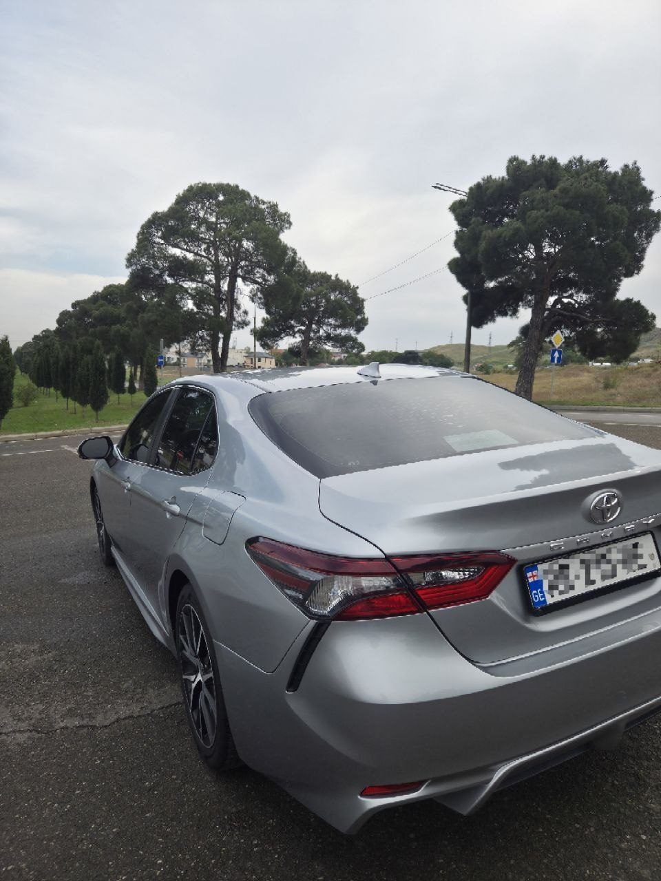 Автомобиль Toyota Camry SE, 2023