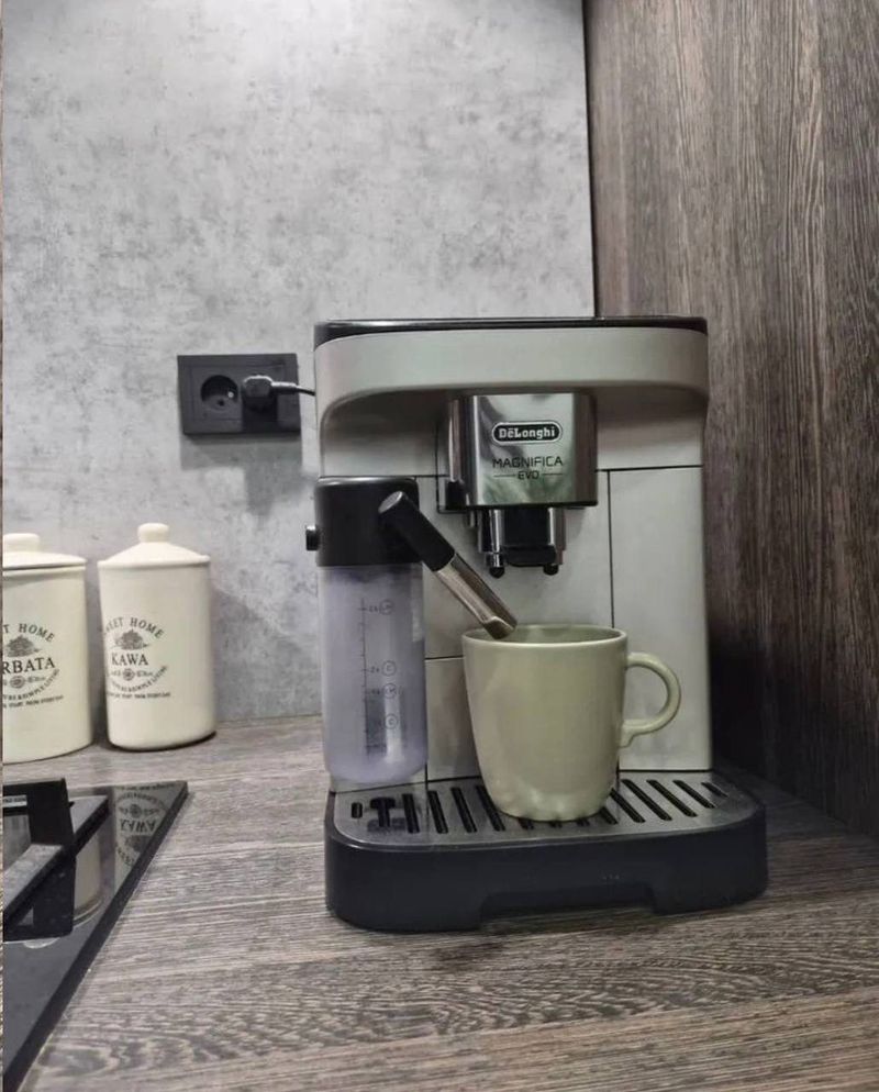 Кофемашина De'Longhi Magnifica EVO (ECAM290.22.B)