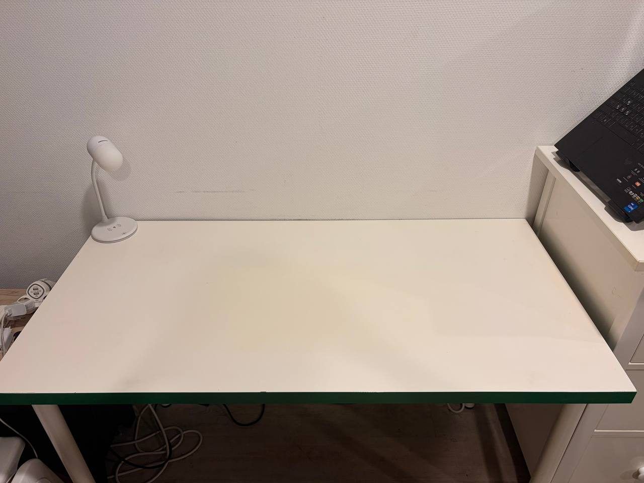 Стол, 1,20 x 60 см