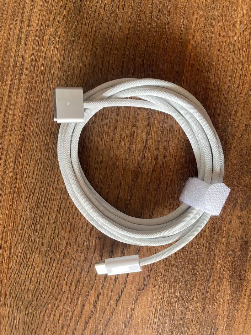 Зарядный кабель Apple MagSafe 3