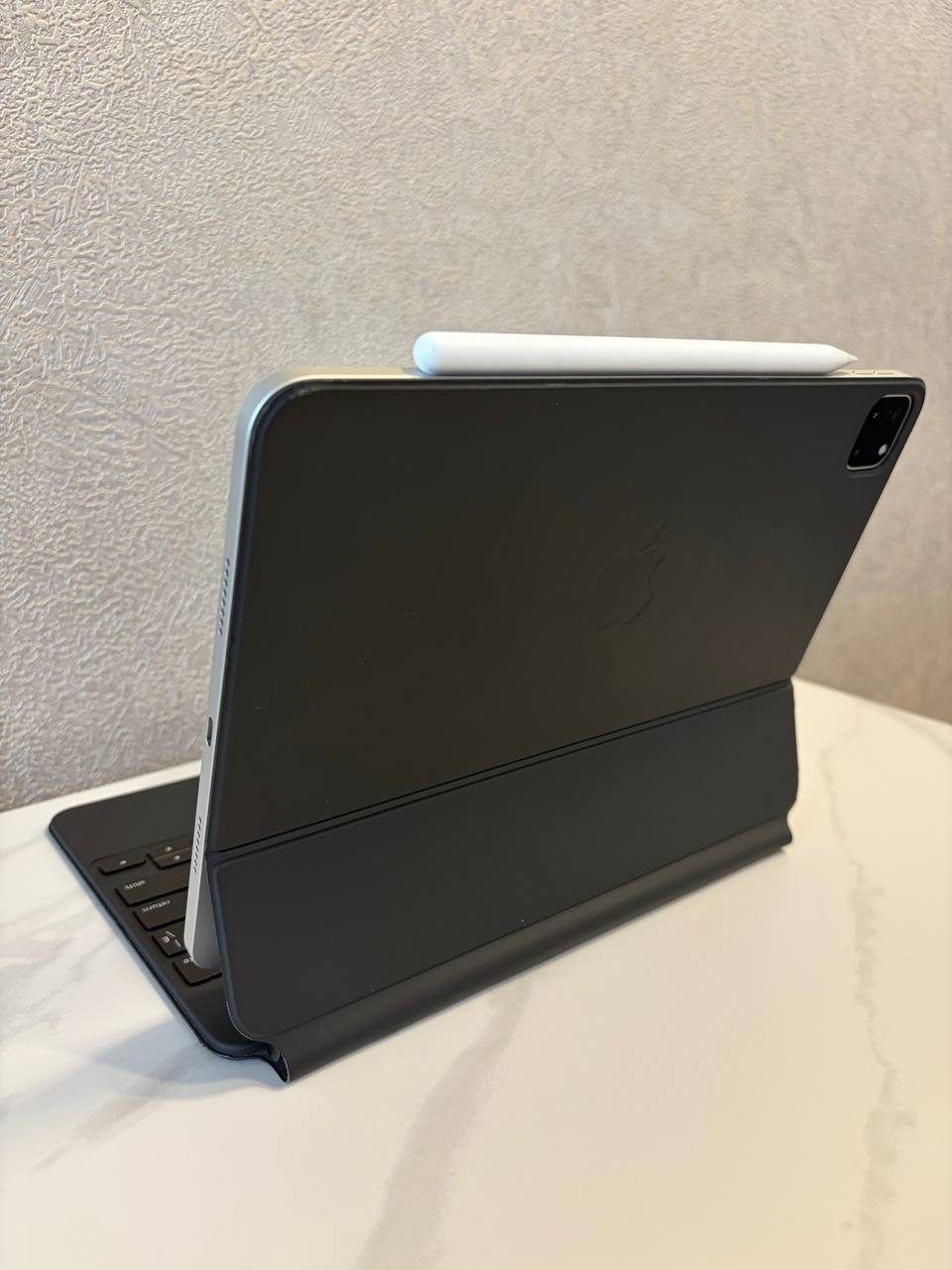 Планшет, клавиатура и стилус iPad Pro 11” / Magic Keyboard / Apple