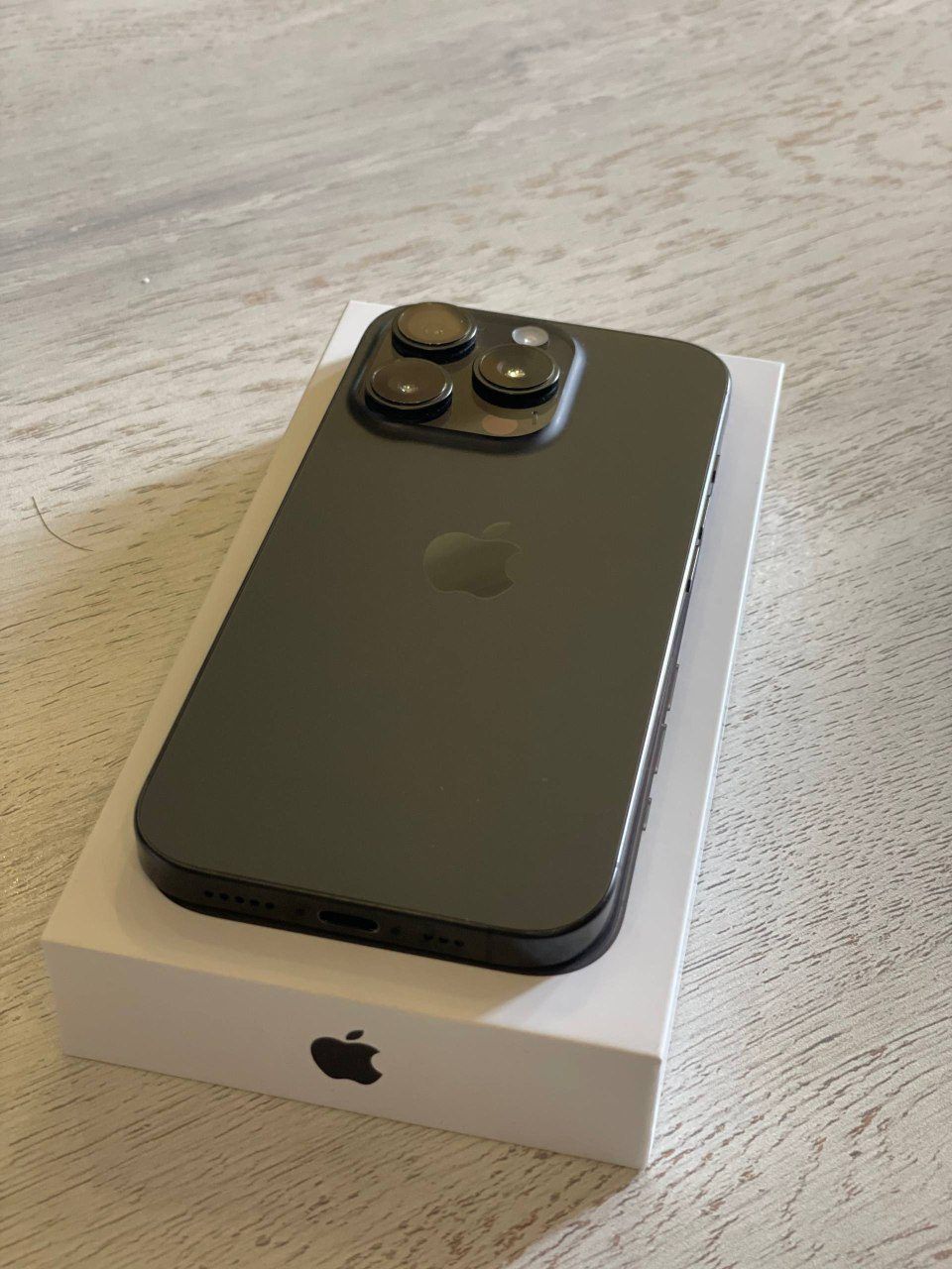 Смартфон iPhone 16 Pro, 128 GB