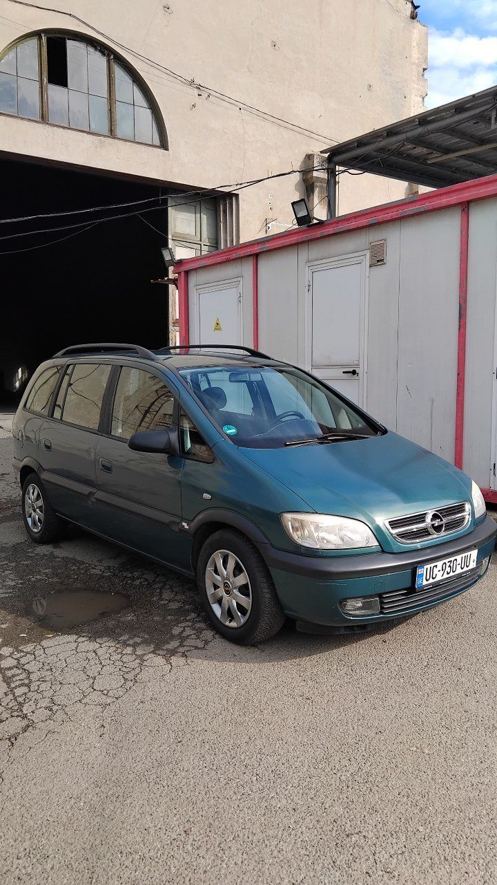 Автомобиль Opel Zafira A Elegance, 2003