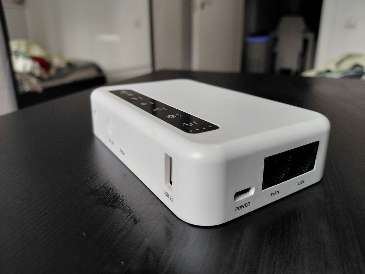 Портативный роутер GL.iNet Puli (GL-XE300)