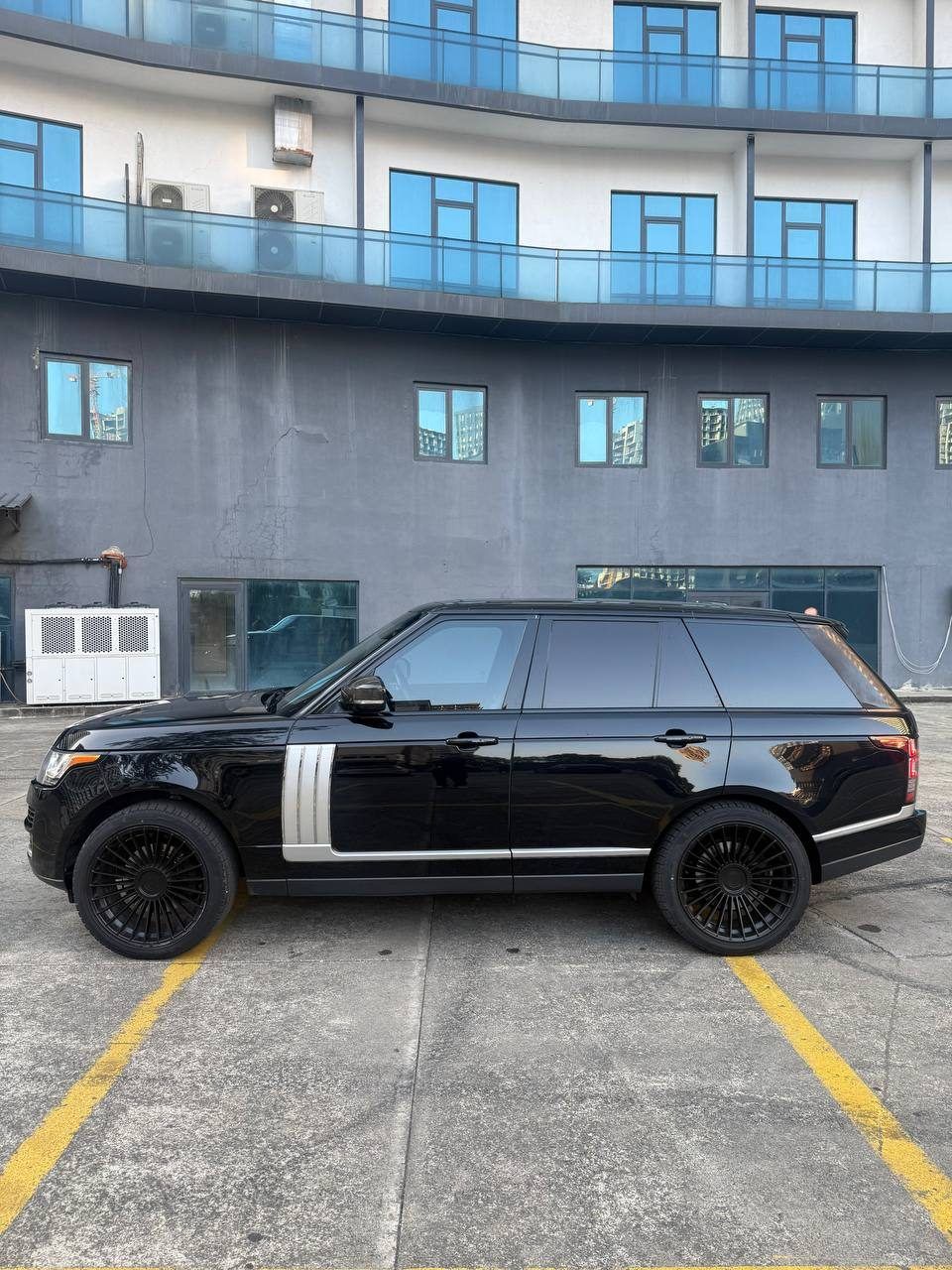 Автомобиль Land Rover Range Rover Evoque, 2015 год