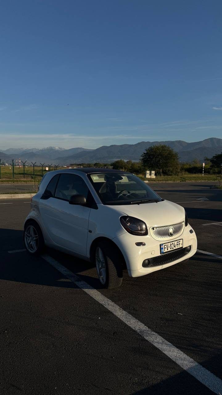 Автомобиль Smart Fortwo, 2016
