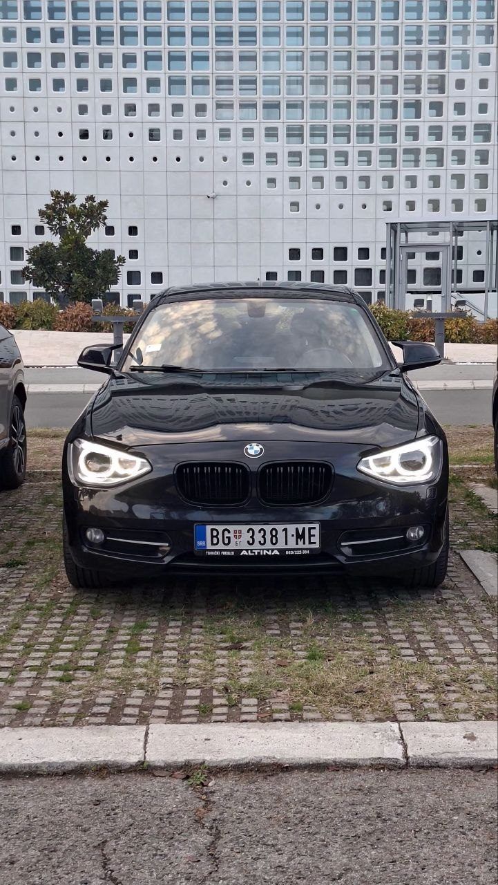 Автомобиль BMW 118d, 2012 год