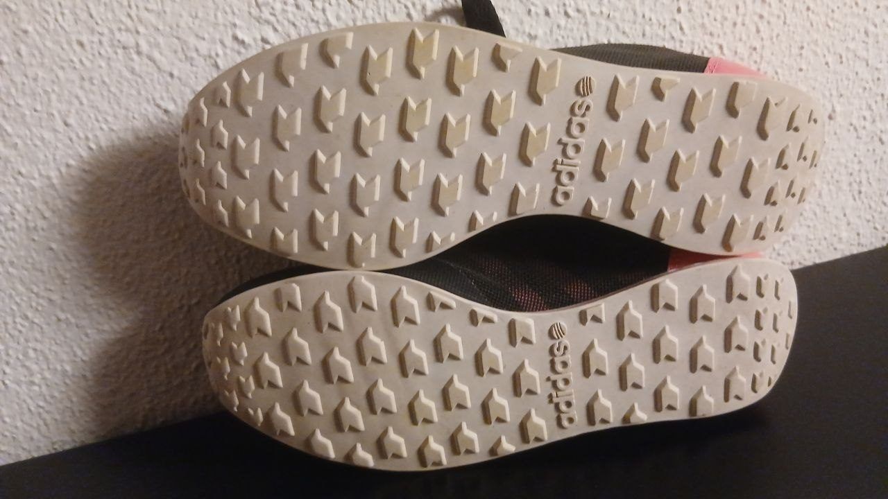 Кроссовки Adidas, размер 36