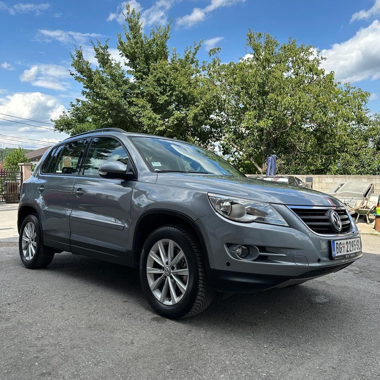 Автомобиль Volkswagen Tiguan, 2007 год