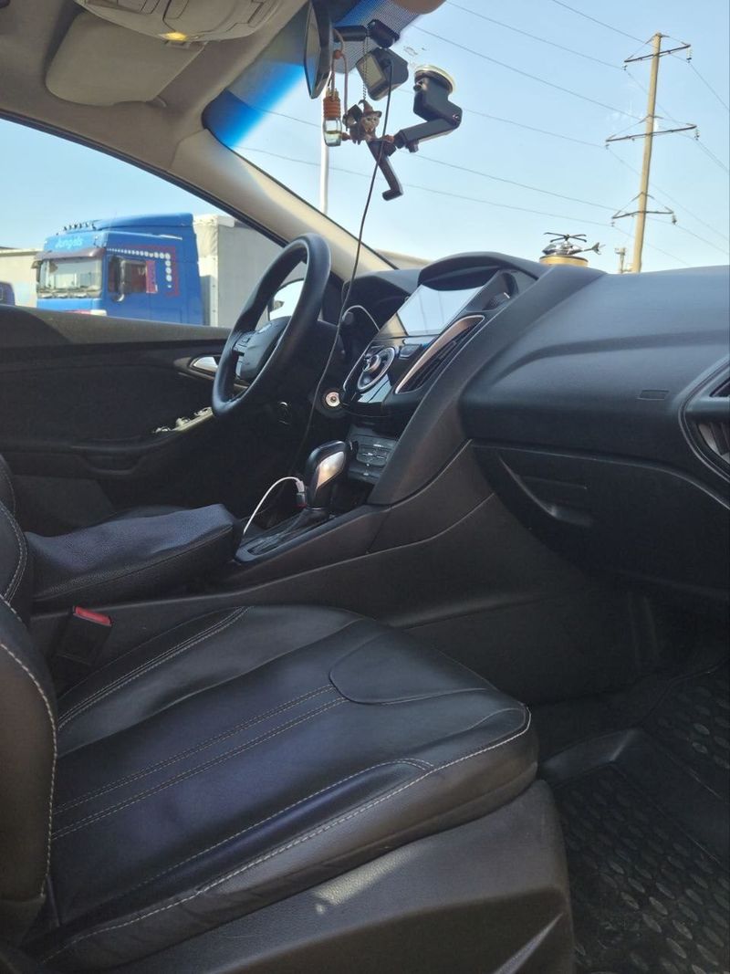 Автомобиль Ford Focus, 2015 г