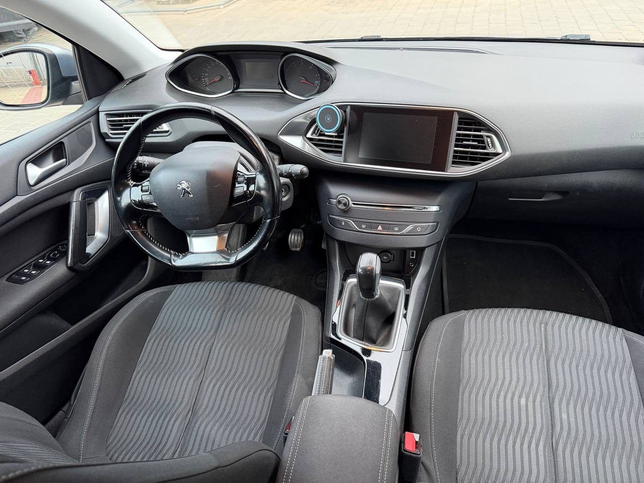 Автомобиль Peugeot 308, 1.6 HDi