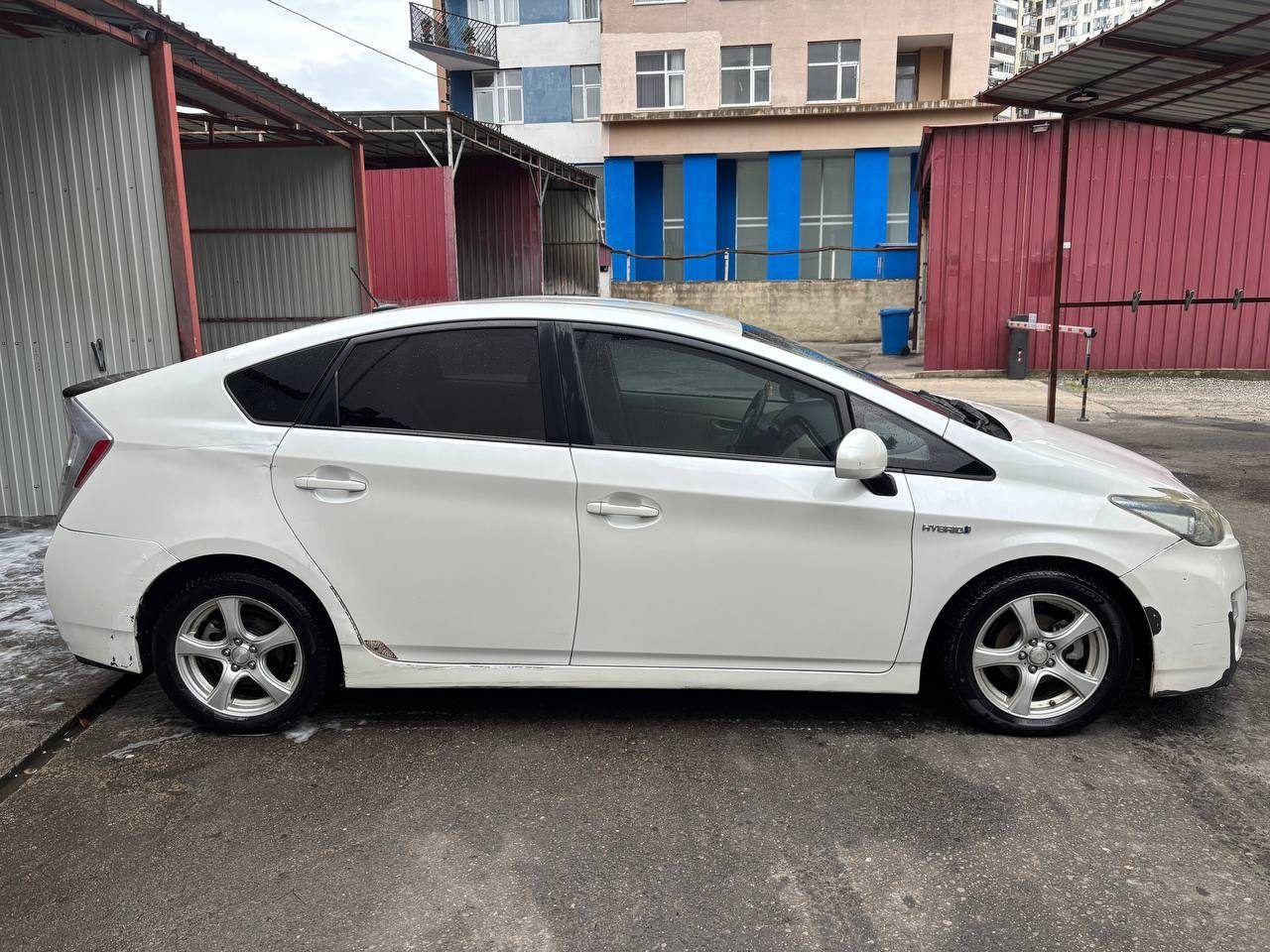Автомобиль Toyota Prius 30, 2011 год