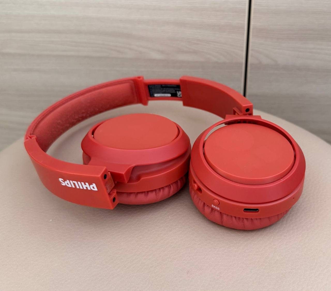 Наушники Philips, красные