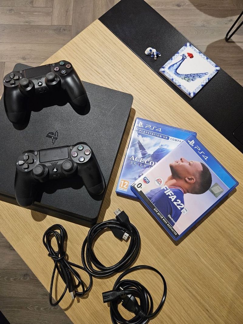 Игровая приставка PlayStation PS4, 500 ГБ