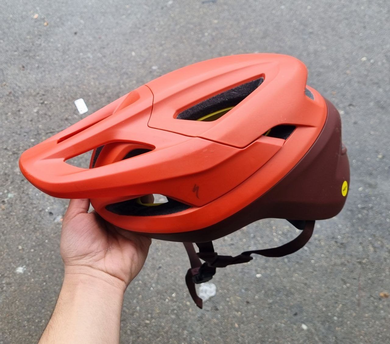 Велосипедный шлем Specialized Camber MIPS, размер L 58-62cm
