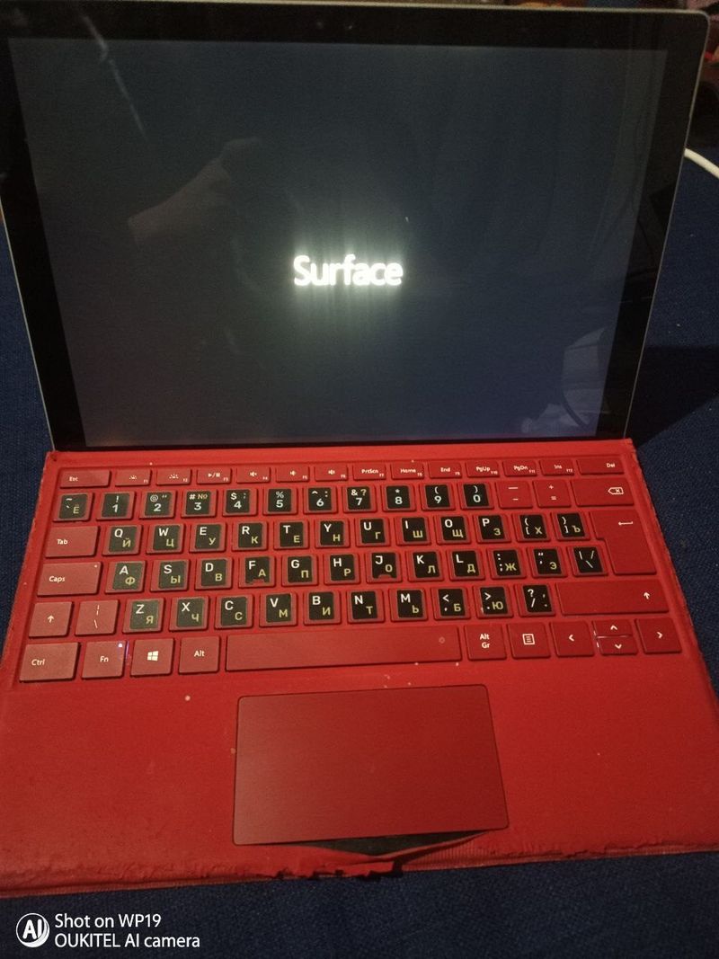 Планшет Microsoft Surface Pro 4