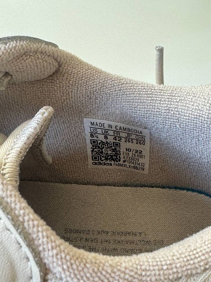 Кроссовки Adidas Ozweego, размер 42