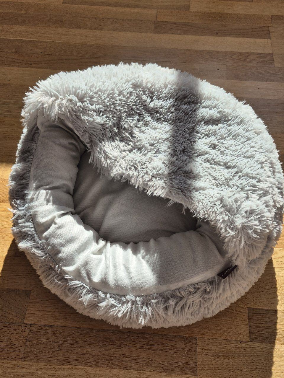 Лежанка-домик для кошек Leeby Cama Cueva Antiestrés Gris, 50 × 50 см