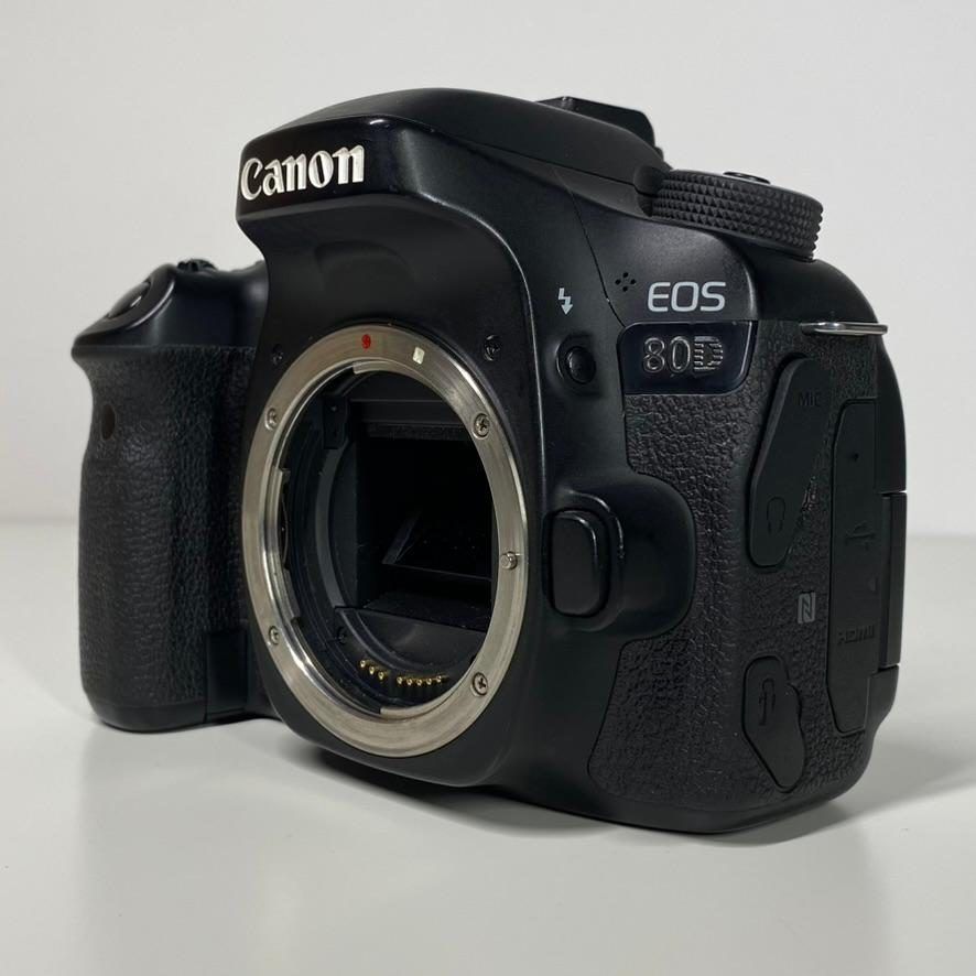 Фотокамера Canon EOS 80D