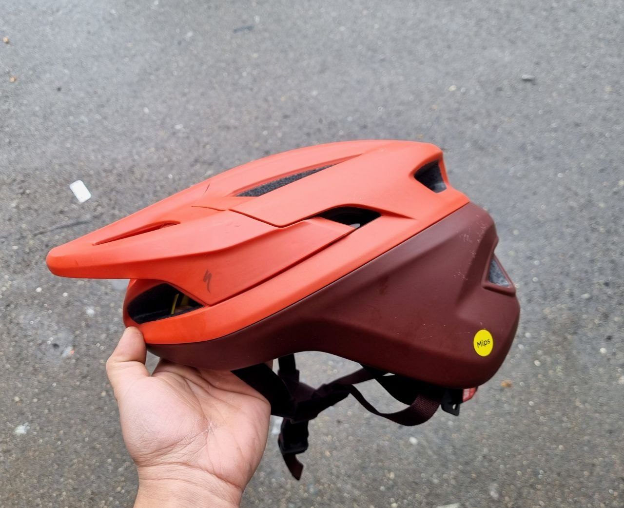 Велосипедный шлем Specialized Camber MIPS, размер L 58-62cm